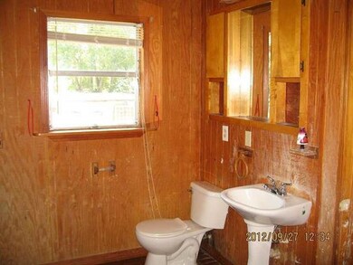 Bath. upstairs