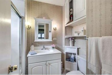 10R Grove Ave, Wilmington, MA 01887 - photo 6