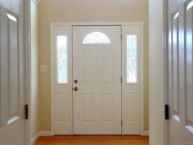 5435 Devonshire Ct, Laurys Station, PA 18059 - photo 2