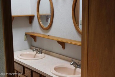 6029 Boardwalk Dr, Tobyhanna, PA 18466 - photo 7