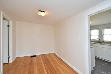 15 Robinson St unit 2, Fishkill, NY 12524 - photo 4