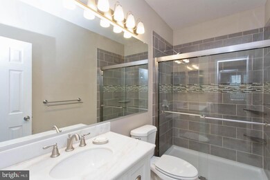 9626 Hadleigh Ct, Laurel, MD 20723 - photo 7