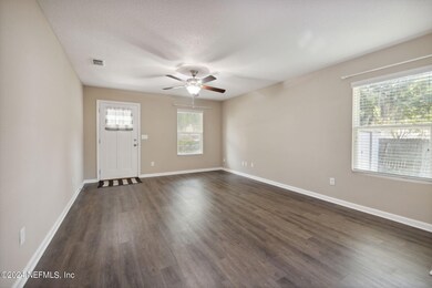 256 Aquarius Cir N, Jacksonville, FL 32216 - photo 6