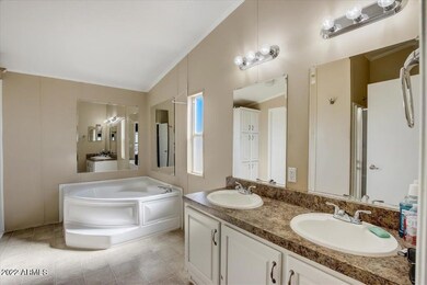24-N Roses Way-024