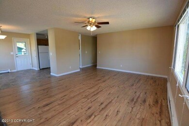 Living Room Pic2