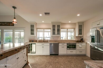 Kitchen with a view-015