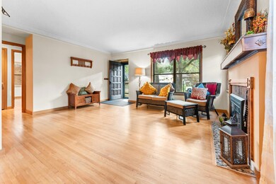 4253 Ewing Ave N, Robbinsdale, MN 55422 - photo 3