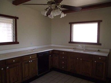 Eat-In Kitchen