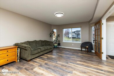 05-Family Room 20211108-DW-0871