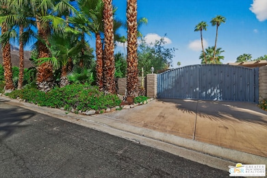 982 E Marion Way, Palm Springs, CA 92264 - photo 3