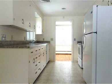 Kitchen. Fully applianced
