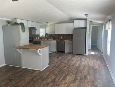 1015 Beechwood Dr, Jesup, GA 31545 - photo 3