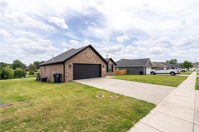 480 Infantry Ln, Prairie Grove, AR 72753 - photo 3