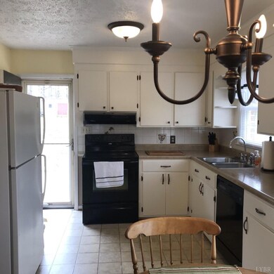 237 Seminole Dr, Madison Heights, VA 24572 - photo 3