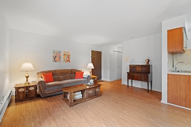 56 68th St unit . 8, Guttenberg, NJ 07093 - photo 3