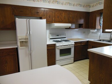 781 N Geneva Ave, Elmhurst, IL 60126 - photo 7