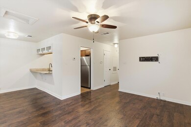 6810 Deatonhill Dr unit 301, Austin, TX 78745 - photo 4