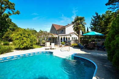 pool with sit