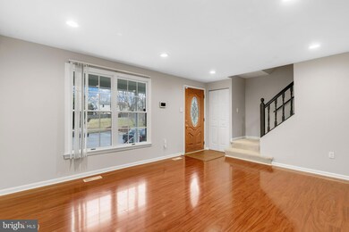 19 Woodbench Ct, Reisterstown, MD 21136 - photo 2