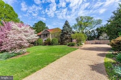 6802 Langley Springs Ct, McLean, VA 22101 - photo 3