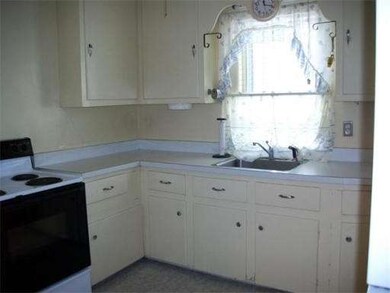 12 Wright St, South Weymouth, MA 02190 - photo 5