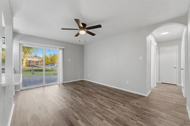 910 Royal Crest Dr, Mesquite, TX 75149 - photo 7