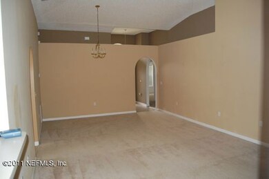 8073 Misty Meadows Ct N, Jacksonville, FL 32210 - photo 4