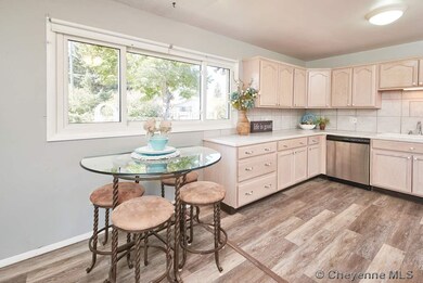 932 Crest Park Dr, Cheyenne, WY 82001 - photo 6