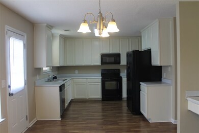 518 Arrie Dr, Byron, GA 31008 - photo 7