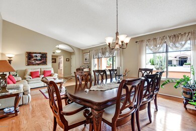 FORMAL DINING & LIVING ROOM