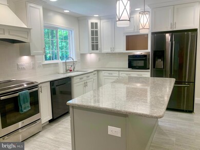 22870 Piney Wood Cir, California, MD 20619 - photo 6