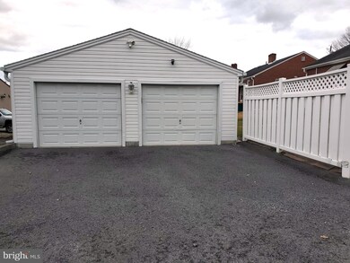 216 Harrison Ave, Waynesboro, PA 17268 - photo 2