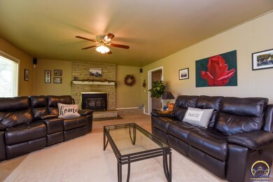 6226 SW Wanamaker Rd, Auburn, KS 66402 - photo 3