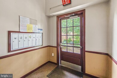 5014 Columbia Pike unit A, Arlington, VA 22204 - photo 2