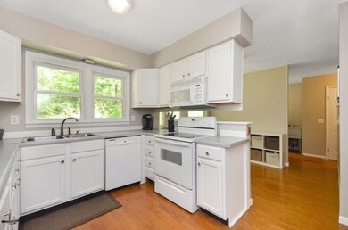 005-3810-winding-way-kalamazoo-mi-49004