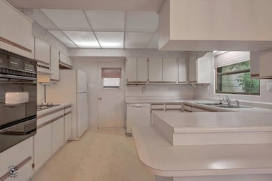 12212 Kingfisher Rd, Crown Point, IN 46307 - photo 6