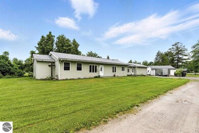 534 S Main St, Au Gres, MI 48703 - photo 4