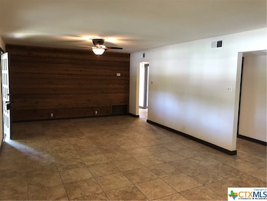 702 Chicago St, San Marcos, TX 78666 - photo 7