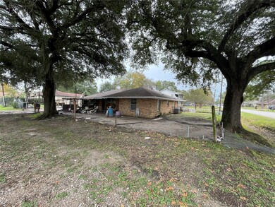 6100 Firnat St, Houston, TX 77016 - photo 3