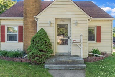 05-208-S-Myrtle-St-WindowStill-Real-Esta