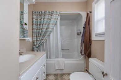 54 Caldwell Rd, Nashua, NH 03060 - photo 7