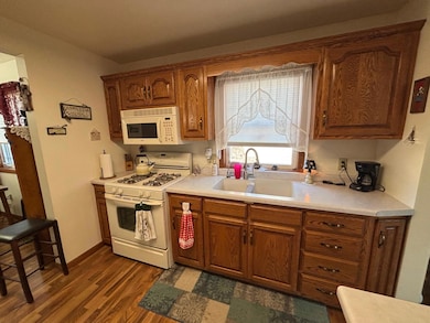 703 Bristol St, Worthington, MN 56187 - photo 2