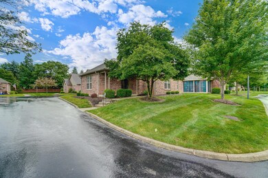 2862 Laurel Wind Blvd unit 2862, Lewis Center, OH 43035 - photo 3