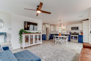 Great room 2 800 Red Bank