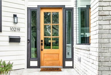 10219 Cedar Creek Dr, Houston, TX 77042 - photo 2