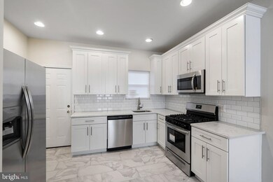 2049 Fernon St, Philadelphia, PA 19145 - photo 6