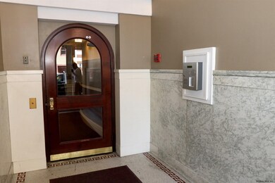 352 State St unit 5A, Albany, NY 12210 - photo 3