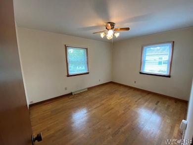 405 Infirmary Rd, Wapakoneta, OH 45895 - photo 6