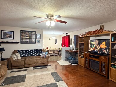 1625 Willowview Ln, Greenfield, IN 46140 - photo 7