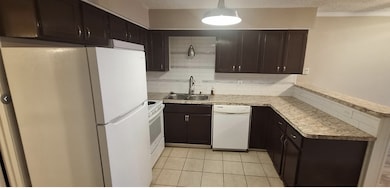 805 N Oak St unit 103, Arlington, TX 76011 - photo 3